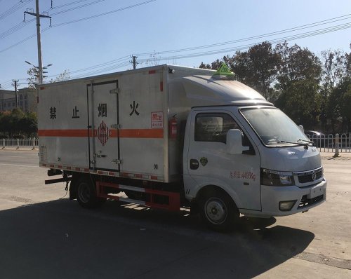 楚飞牌CLQ5040XRG6E型易燃固体厢式运输车